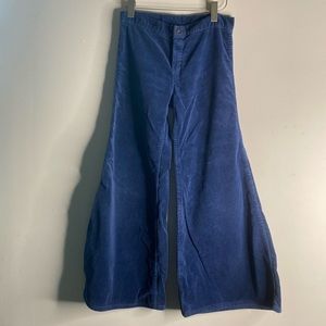 The best blue wide flare 70s corduroys!